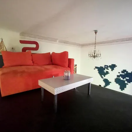 Casa Rossa Apartment *