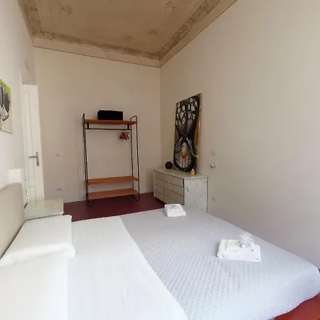 Casa Rossa Apartment *